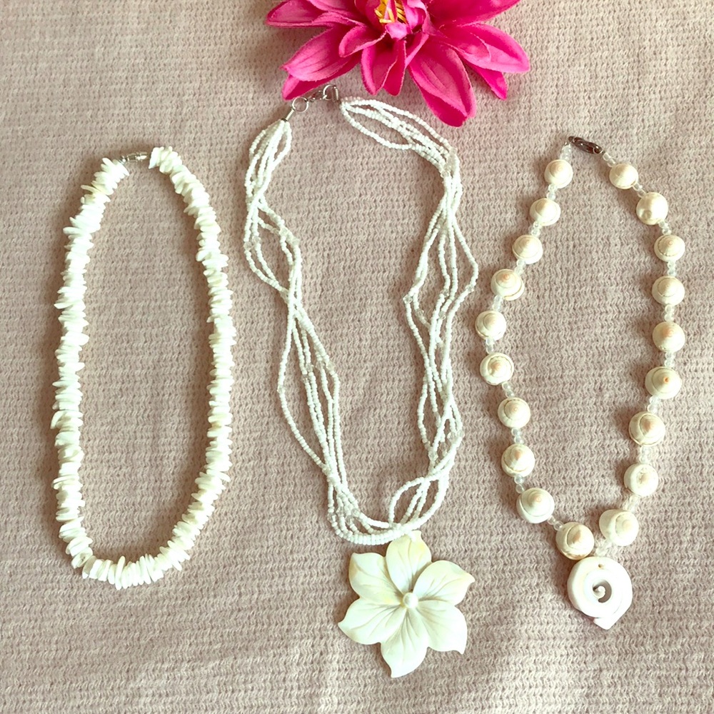 Shells and pearls set of necklaces